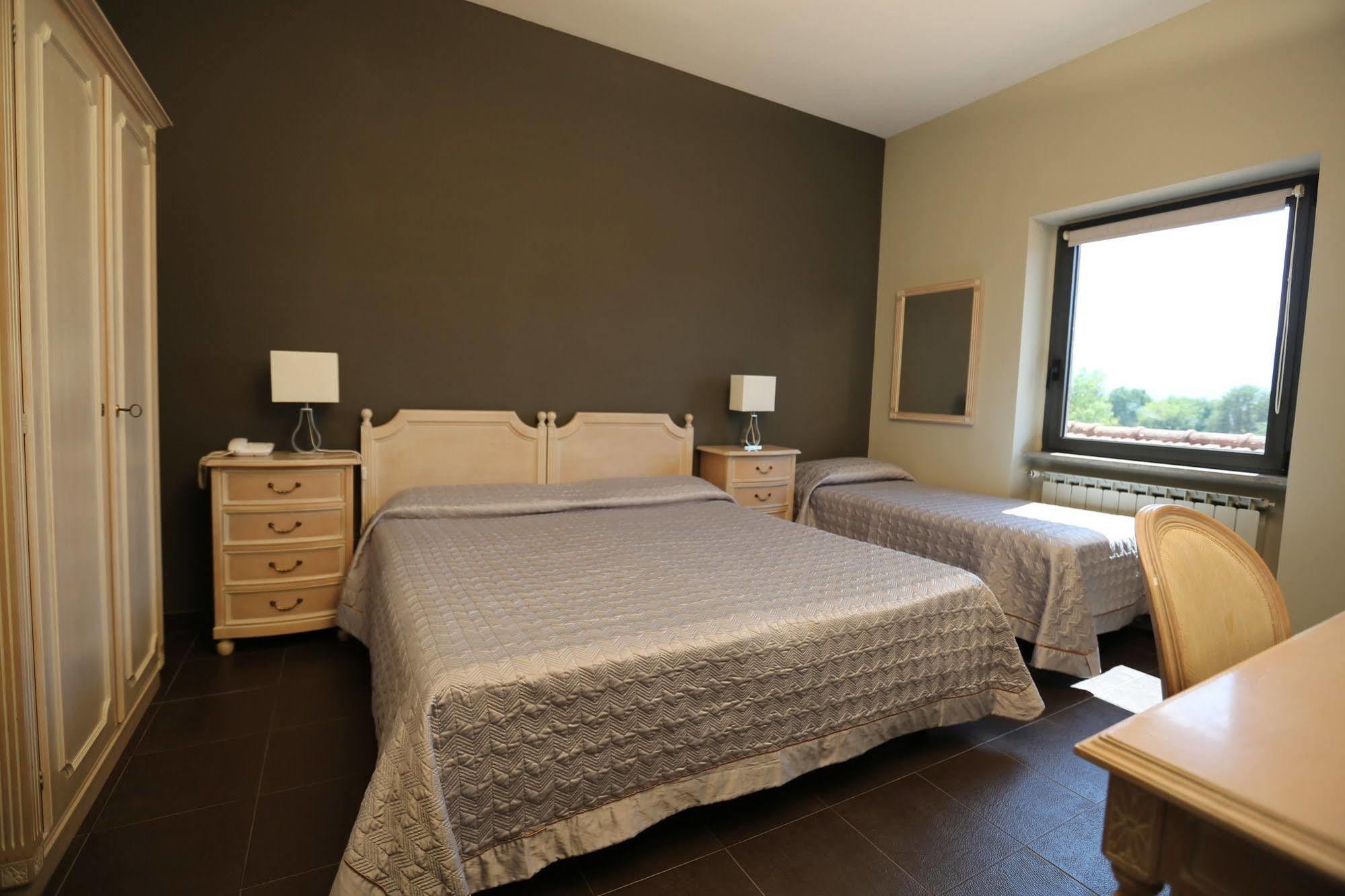 Hotel Ristorante Borgo Antico Ceprano Esterno foto
